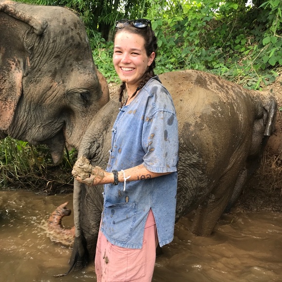 Meet your Posher, Claire - Picture 2 of 4